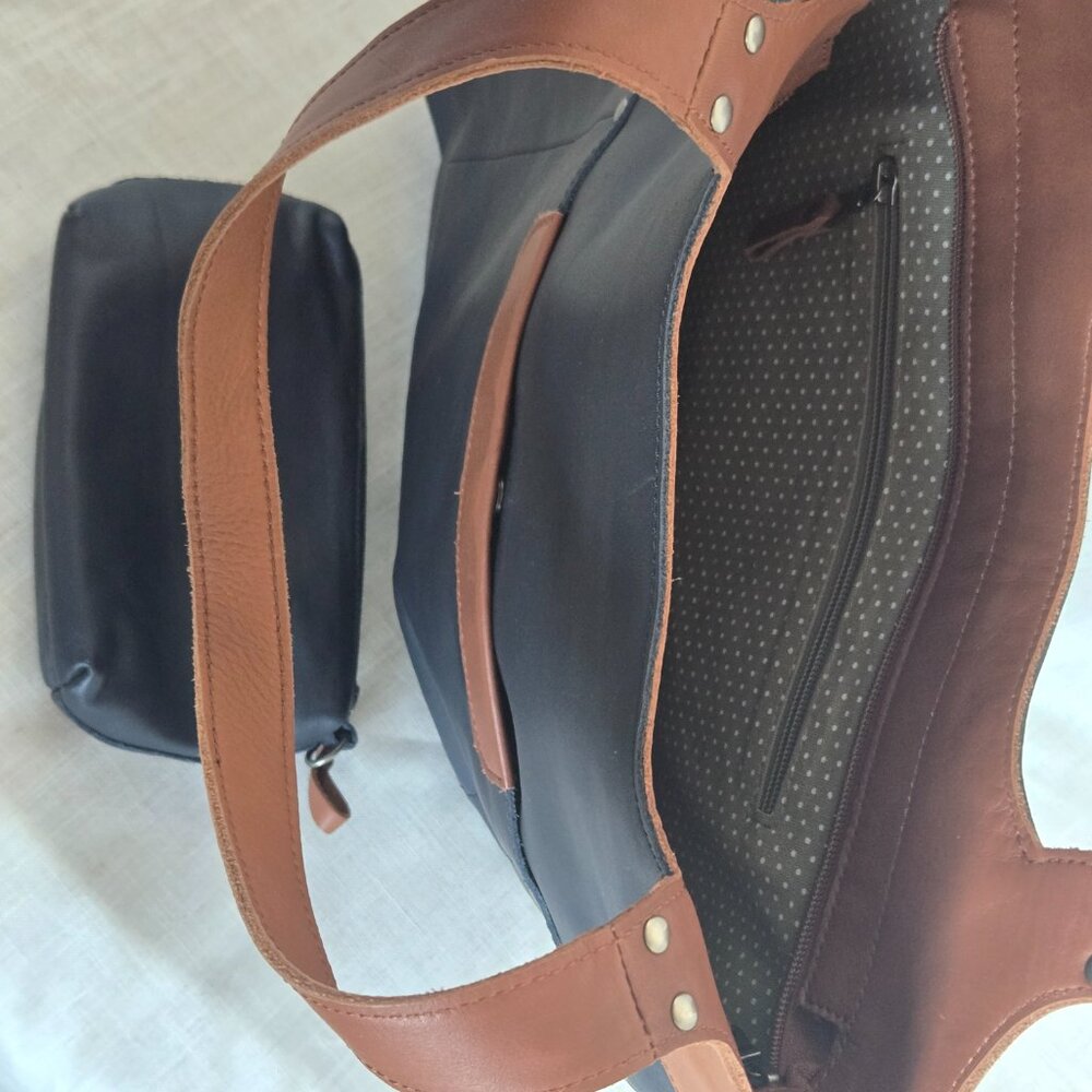Duluth Trading Co. Black Leather & Brown Trim Zipper Lined Tote w Accessory Bag - Picture 13 of 14